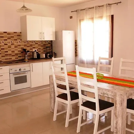 Large On Golf Course Apartament