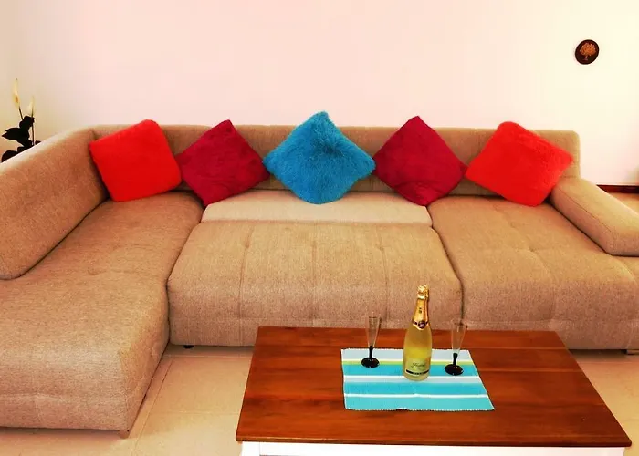 Large On Golf Course Apartman